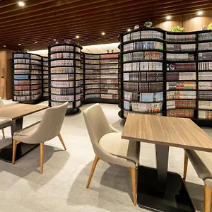 The Hedistar Nijo Comic & Books Kyōto