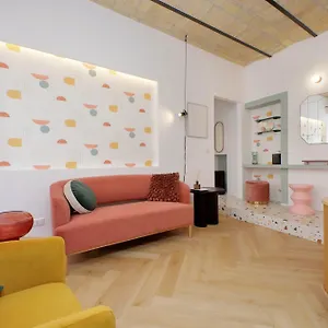 apt-colorful-and-classy-near-fori-imperiali.it-romehotels.com/